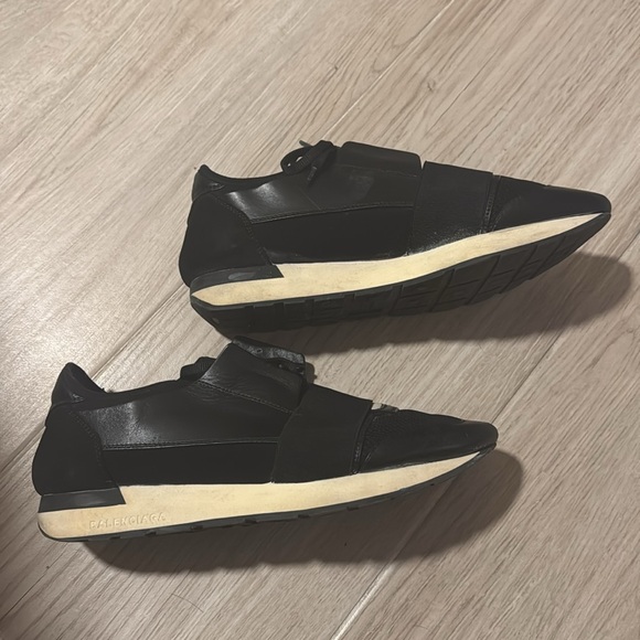 Balenciaga Paris Race Runner Sneakers - Picture 2 of 7